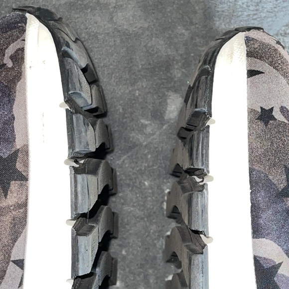 Pre-loved Prada sneakers excellent condition size 38 1/2 US size 7 1/2 - Picture 8 of 11